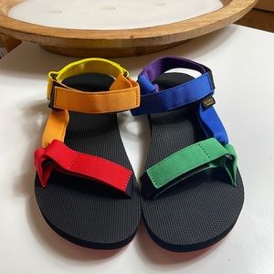 NWOT Teva Mens Original Universal Sandal colorful retro